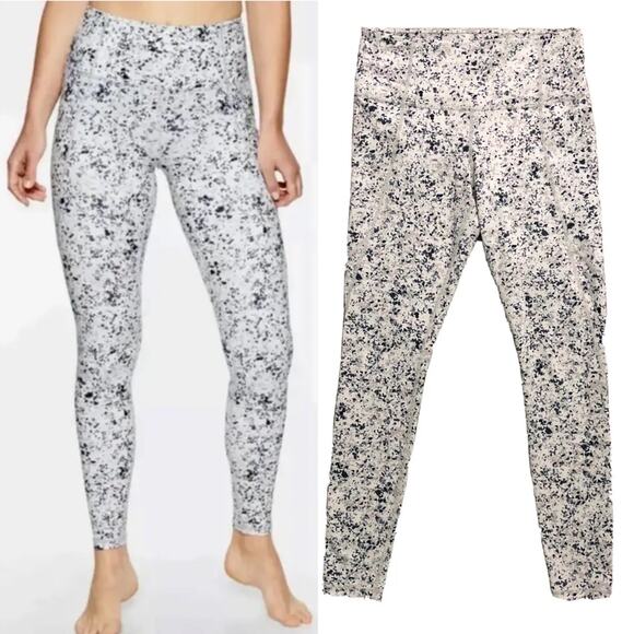 Athleta Pants - Athleta Salutation Stash Pocket Tights